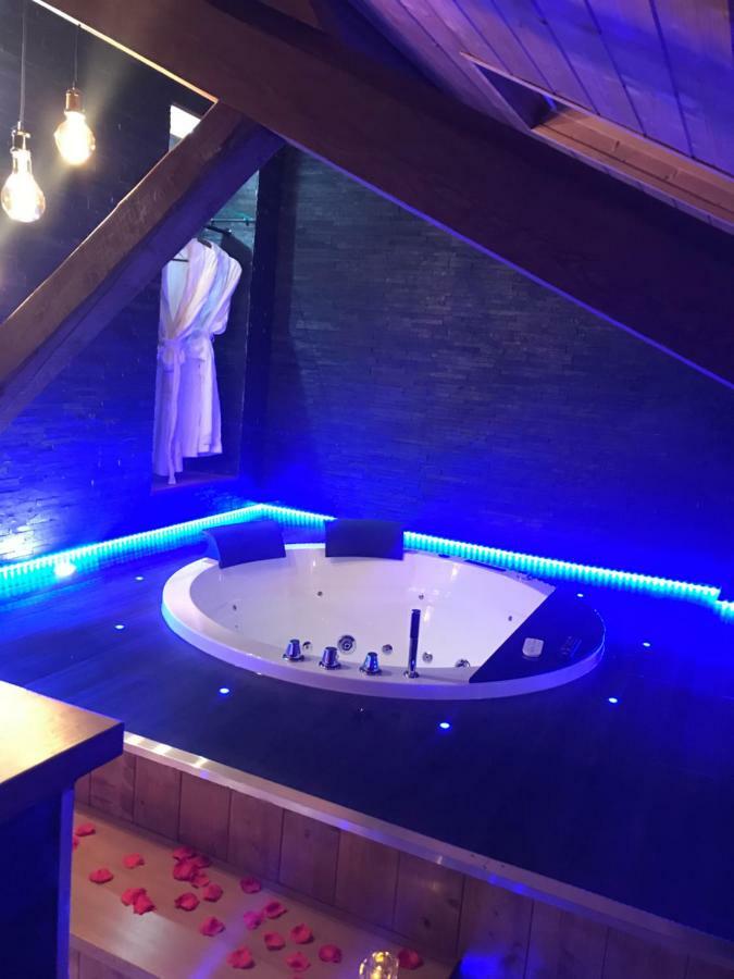 Le Chalet Loft And Spa 维勒班 外观 照片