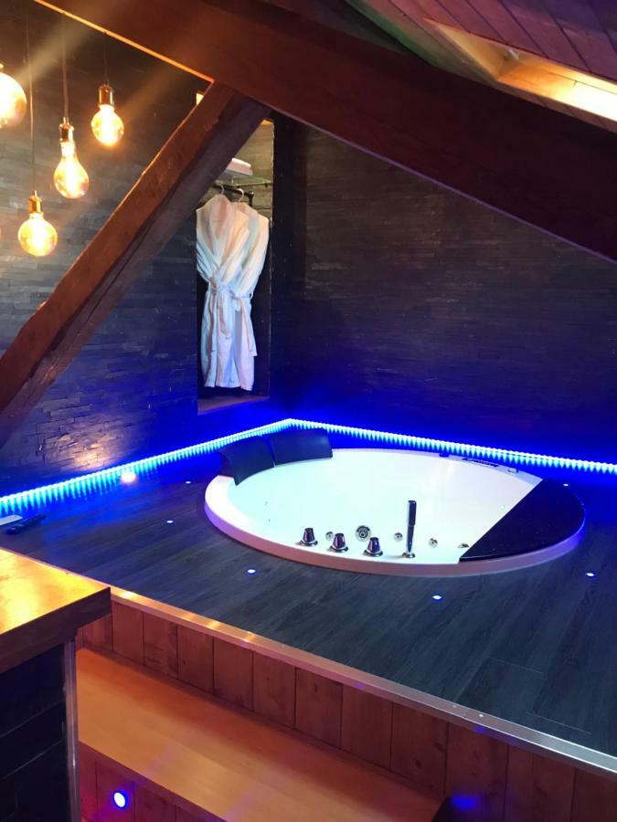 Le Chalet Loft And Spa 维勒班 外观 照片